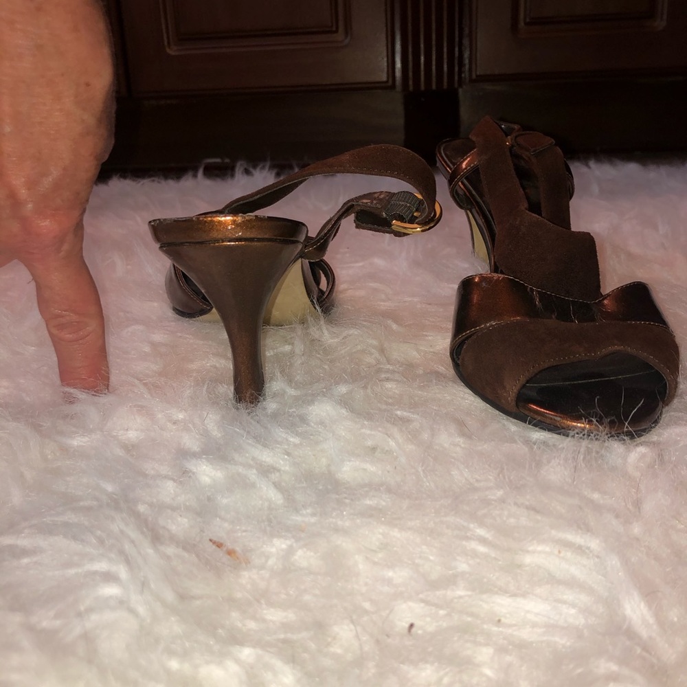Metallic Heels - Picture 3 of 4
